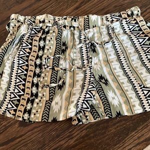 Geometric drawstring shorts